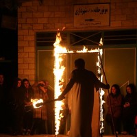 نمایش نهمین جشنواره بین المللی تیاتر خیابانی مریوان | گزارش تصویری تیوال از نمایش آنتیگونه / عکاس: سید ضیاالدین صفویان | عکس