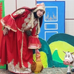 نمایش نیم وجبی | عکس