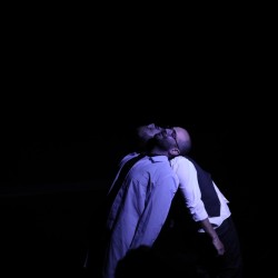 نمایش من، او، آن | عکس