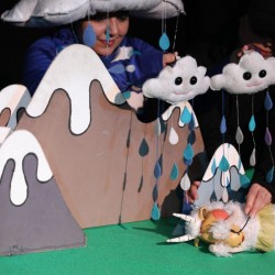 نمایش گرگ بلا جلو بیا جلو بیا | عکس