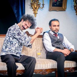 نمایش هیچ کس جیمی نمیشه | عکس