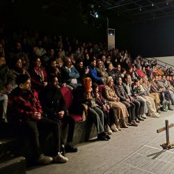 نمایش نمایش کمدی دالتون ها و ننه قمر | عکس