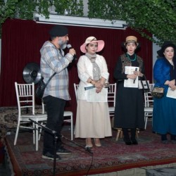 نمایشنامه‌خوانی دو نمایشنامه از آندره پراگا (اتاق انتظار، داستان یک پیراهن و یک ویلون) | عکس