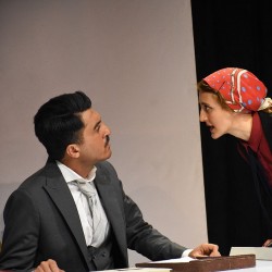 نمایش سفارتخانه | عکس