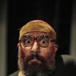 نمایش گوزن زرد | عکس