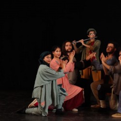 نمایش افسانه پر طلایی | عکس