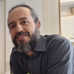 عکس علی منجمی