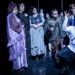 نمایش قانون گروتو | عکس