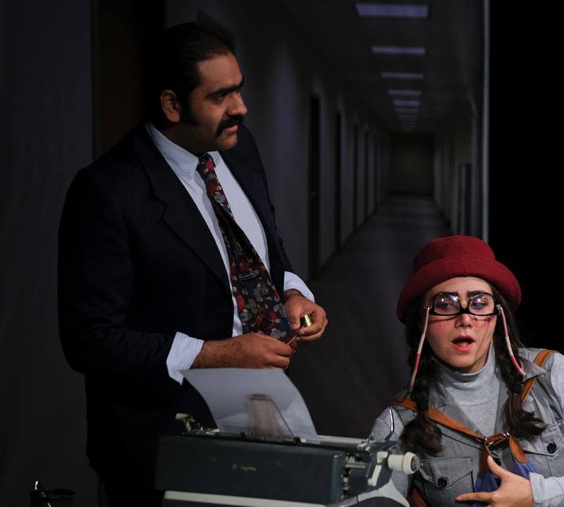 یادداشت سهیلا انصاری بر نمایش «نامه اداری» در تماشاخانه انتظامی | عکس