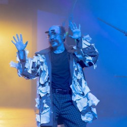 نمایش کارخانه هیولاها (سالیوان در ایران) | عکس