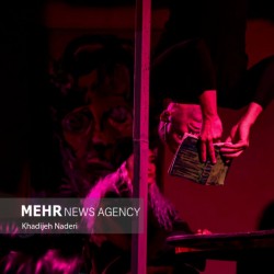 نمایش مادر مخوف | عکس