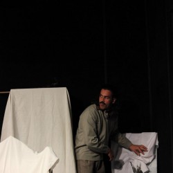 نمایش اتاق ورونیکا | عکس