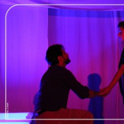 نمایش قرار | عکس