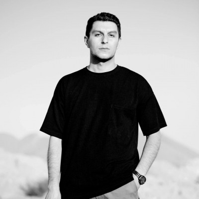 نمایش کاسپار | روایت بی‌زمان یک رهایی، «کاسپار» در سالن انتظامی | عکس