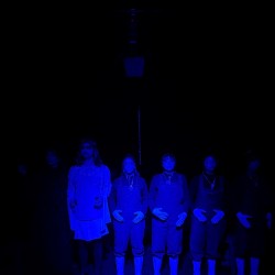 نمایش قانون گروتو | عکس