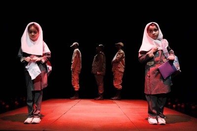 نمایش دشمن خدا | نمایش «دُشمنِ خدا» به کارگردانی مجید ‌عراقی از ۲۶ فروردین در تئاتر هامون روی صحنه می‌رود. | عکس