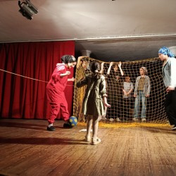 نمایش بازی برای همه | عکس