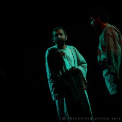 نمایش قافله گم شده | عکس