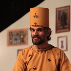 نمایش قجرستون | عکس