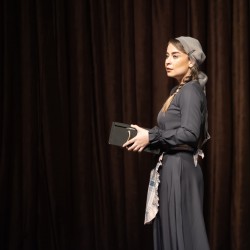 نمایش روایت من؛ هنوز اتفاق نیفتاده‌ام | عکس