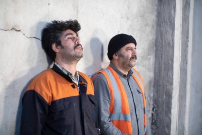 فیلم سینمایی «خیلی دور نیست» به کارگردانی على مربى با محوریت تعارض به حریم انسانی کلید خورد. | عکس