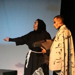 نمایش اسب‌های طاعون | عکس