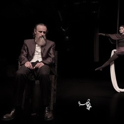 نمایش عالیجناب ام یک | عکس