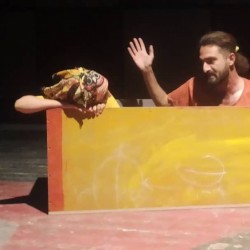 نمایش شیرین برای علیدا لباسی از پر سیمرغ می دوزد | عکس