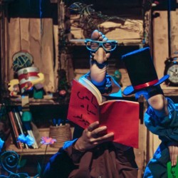 نمایش تکه تیکه | عکس