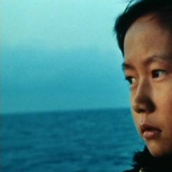 فیلم قایق‌نشینان (پنجره عقبی، چشم انداز سینمای هنگ کنگ) | عکس