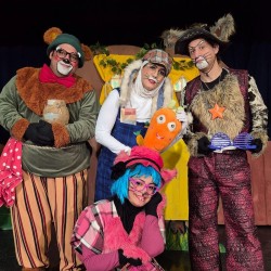 نمایش رابینسون خرگوشه | عکس