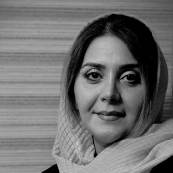 نمایشنامه‌خوانی پذیرایی زیر شلاق کش باران | عکس