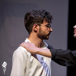 نمایش جسد زنده | عکس