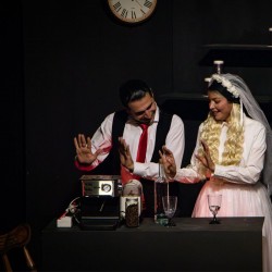 نمایش لحظه درنگ می‌کند | عکس