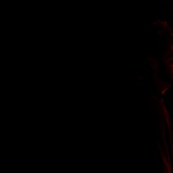 نمایش وحوش مطیع | عکس