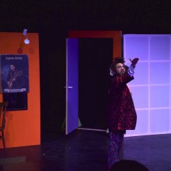 نمایش غول آرزو | عکس