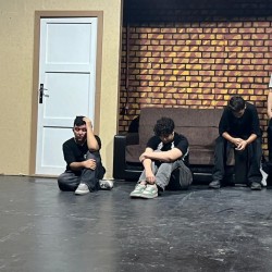 نمایشنامه‌خوانی لوطیان مرد رند | عکس