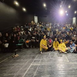 نمایش نمایش کمدی دالتون ها و ننه قمر | عکس