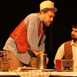 نمایش دو روی سکه | عکس