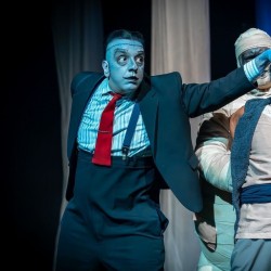 نمایش هتل ترانسیلوانیا | شیراز | عکس