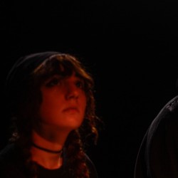 نمایش وحوش مطیع | عکس