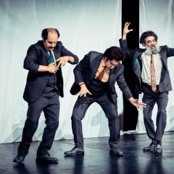 نمایش وقتی الاغ‌ها عاشق می‌شوند | عکس