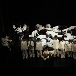 نمایش رویای درنای سربی | عکس