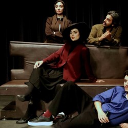 نمایش دو مهمانی ناتمام | عکس