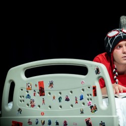 نمایش روی تخت ابری | عکس