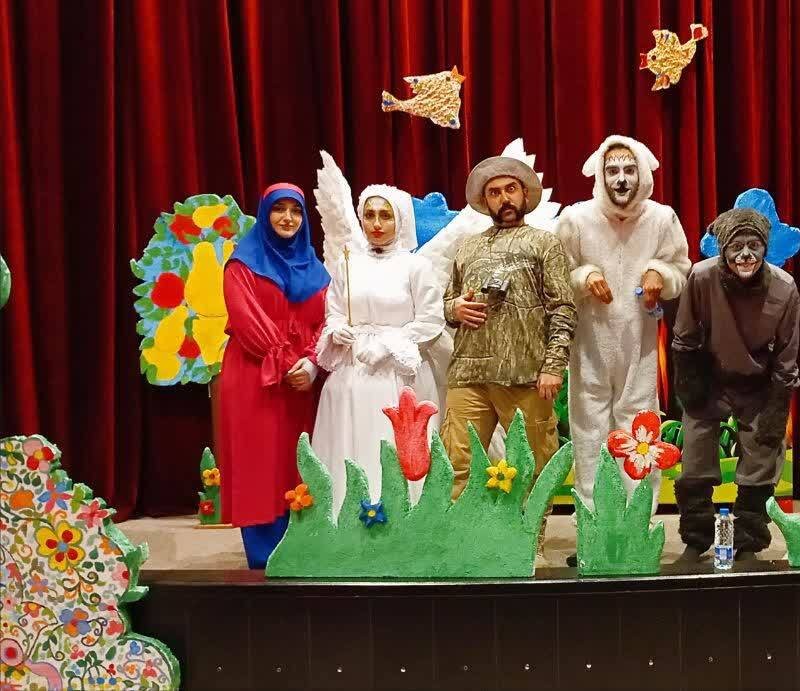 اجرای نمایش کودک و نوجوان جنگل پر ماجرا در خوی | عکس