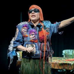 نمایش دستور پخت قرمه‌سبزی به خط بریل | عکس