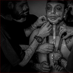 نمایش امشب به صرف بورش بدون خون | به روایت نازنین | عکس