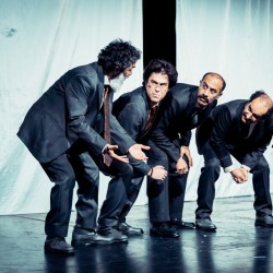 نمایش وقتی الاغ‌ها عاشق می‌شوند | عکس