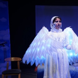 نمایش پرواز تا بیکران | عکس